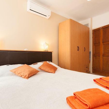 Nice Apartment In The City Center 罗维尼 外观 照片